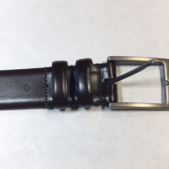 Joseph Abboud beautiful mahogany leather dress belt with brushed metal buckle. - Picture 3 of 10